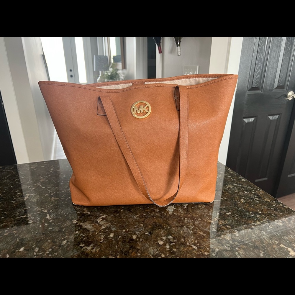 Michael Kors tote